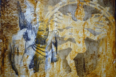 Gemälde in Mischtechnik  in goldenen und gelben Strukturen mit weiblichem Figur, ispiriert 
      durch indische Tempelfresken